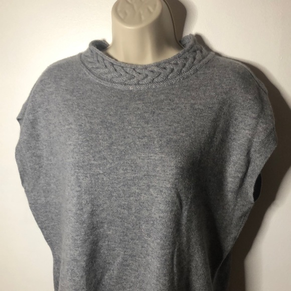 🦋Brooks Brothers crewneck cashmere sweater with short sleeve.🦋 - Picture 6 of 10